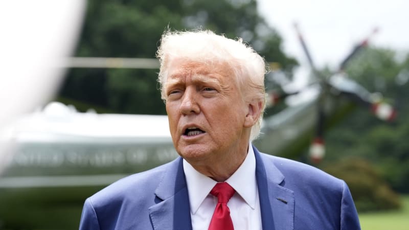 Zachránil jsem Chameneího před velmi ošklivou smrtí, řekl Trump. Nevyloučil další útoky na Írán