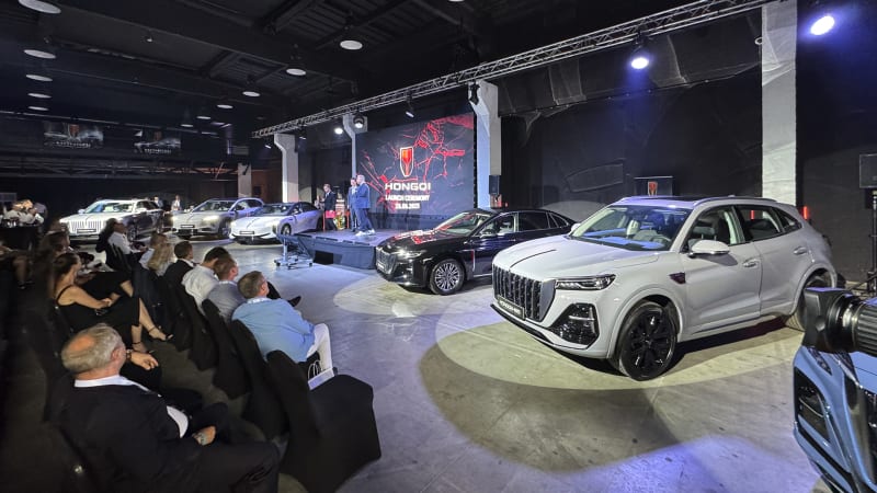 Luxusní SUV nebo sedan za necelý milion. Čínské Hongqi je oficiálně v Česku
