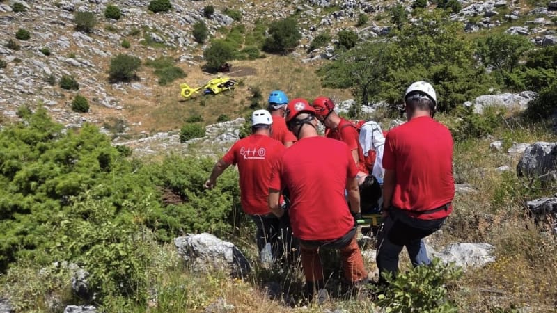 Neštěstí v Chorvatsku: Český turista utrpěl vážné zranění, letěl pro něj vrtulník