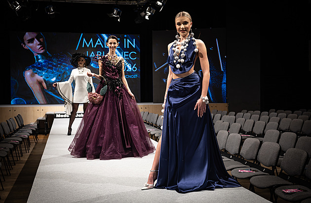 OBRAZEM: Vzpomínky na budoucnost. Umělci na přehlídce představí desítky modelů