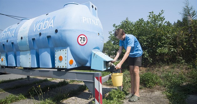 Vodu při údržbě vodojemu Kozinec zamořily výpary z nátěru