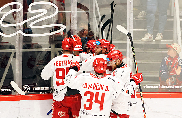 Třineckému gólu ofsajd nepředcházel, říká extraliga. Ukázala záběry z modré čáry