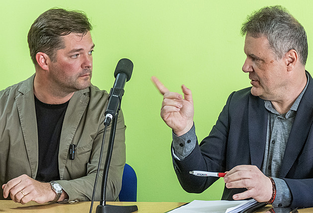 Lidé uvěřili, že když zvolí Stačilo!, budou tu ruské tanky, řekl komunista