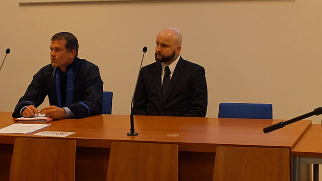 Pořezání generála nožem, obžalovaný voják chce u soudu přiznat vinu