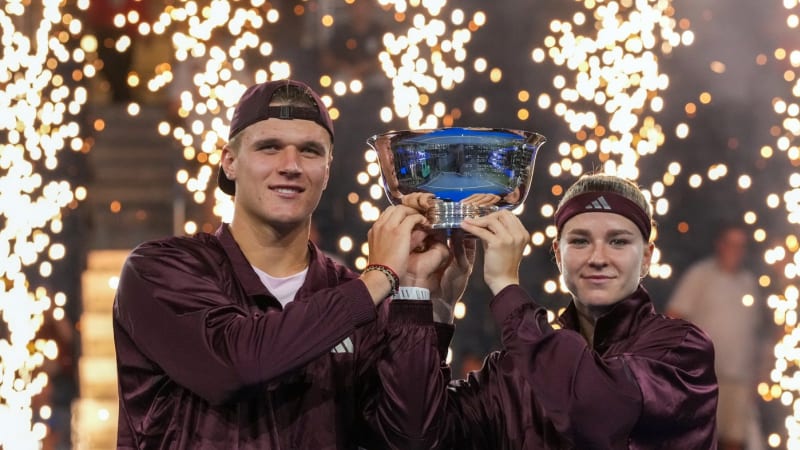 Tenisová pohádka: Český pár ovládl mix na US Open, Menšík s Muchovou si rozdělí tučnou odměnu