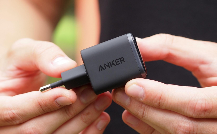 Mini nabíječka, která rozpozná přesný model iPhonu. Anker zlevnil vychytávky až o 45 %