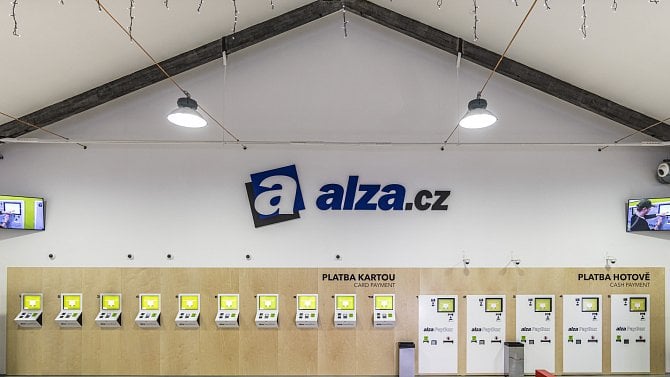 Alza začala prodávat počítače za 17 milionů. Před nákupem si vás ale pořádně proklepne