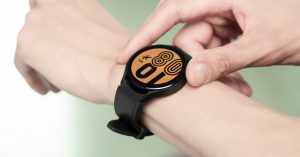 Podívejte se, jak vypadají Galaxy Watch4 v těle klasických hodinek. Je to hodně drahá sranda