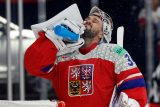 Gólman Mrázek v NHL znovu mění tým a míří do Anaheimu. V týmu se potká s Dostálem a Gudasem