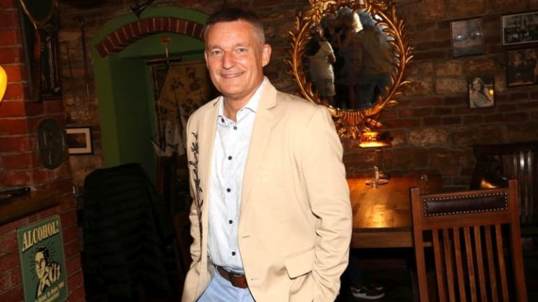 Bavič Hron si pořídil krásný dům na venkově. Jak někdejší televizní hvězda bydlí a žije?