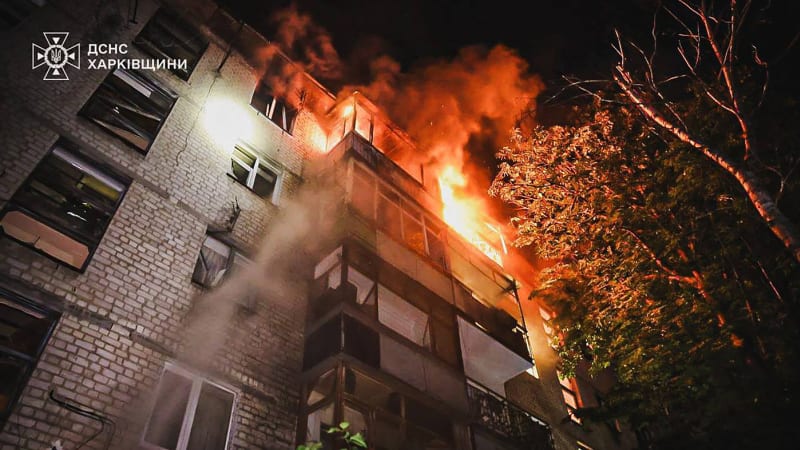 Noční nálet ruských dronů na Charkovskou oblast: Dva lidé jsou mrtví, domy hoří