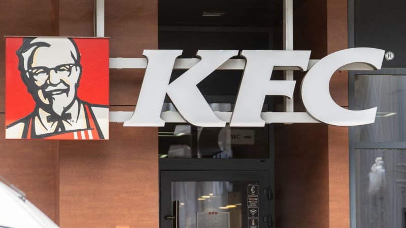 V Dánsku zavřeli všechny pobočky KFC. Provozovatelé podváděli s trvanlivostí masa