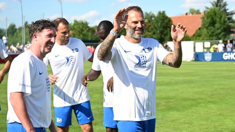 Šmicer přilákal do Chaber české ikony i hvězdy Liverpoolu. Dorazili Heskey, Dudek nebo Fowler