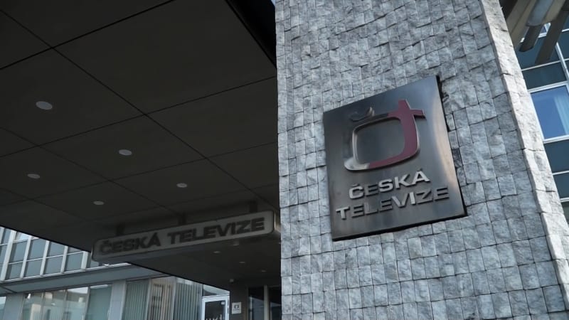 Výsměch, kritizují živnostníci „nové“ televizní poplatky. Ministerstvo změnu pracně hájí