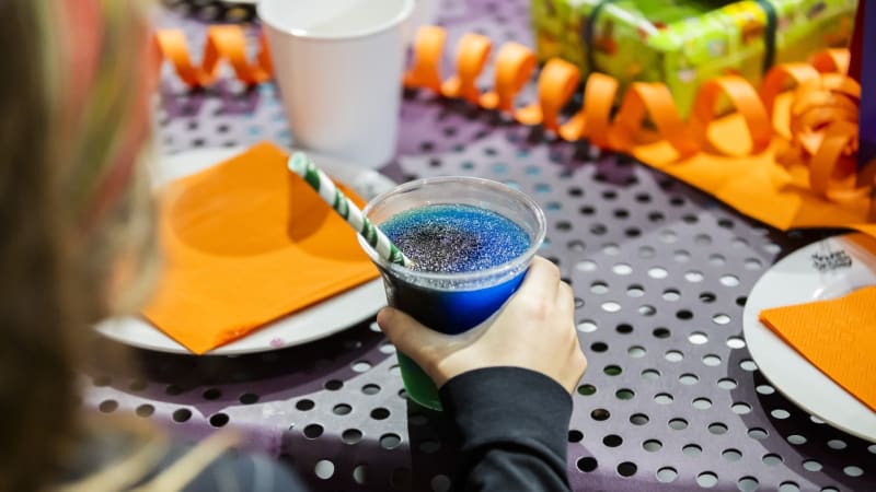 Oblíbená letní pochoutka může u dětí způsobit kolaps. Experti před ní varují rodiče