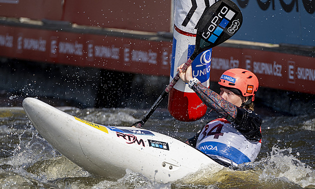Slalomářka Samková získala v Praze bronz v časovce kayakcrossu