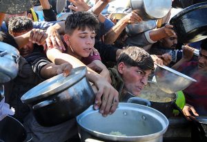 Lžete, obvinil Netanjahu média. Popřel rozkaz střílet na neozbrojené Palestince