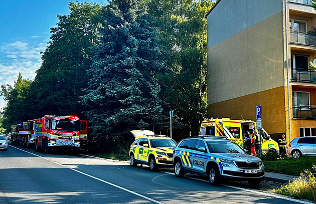 Kluci na útěku z polepšovny založili oheň ve sklepě bytovky. Jednoho dál hledají