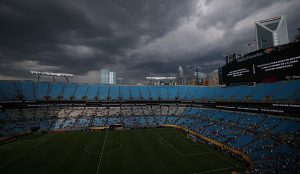 Déšť, blesky, vedro. Další důvody, proč Americe fotbal nesvědčí. Ovlivní i MS?