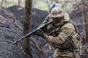 Do díry bez soudu. Putin dal velitelům zelenou k věznění neposlušných vojáků