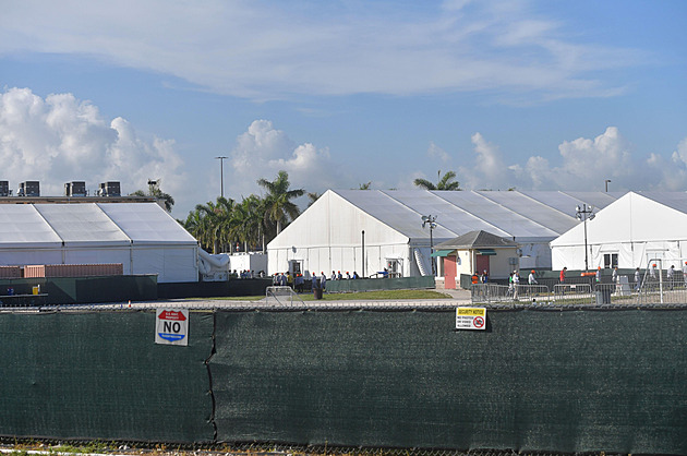 Na Floridě vzniká „aligátoří Alcatraz“ pro migranty. Záchytné zařízení budí emoce