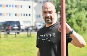 Machr v pozadí. Otisk vydrží roky, stačí neuklidit, vypráví policejní expert