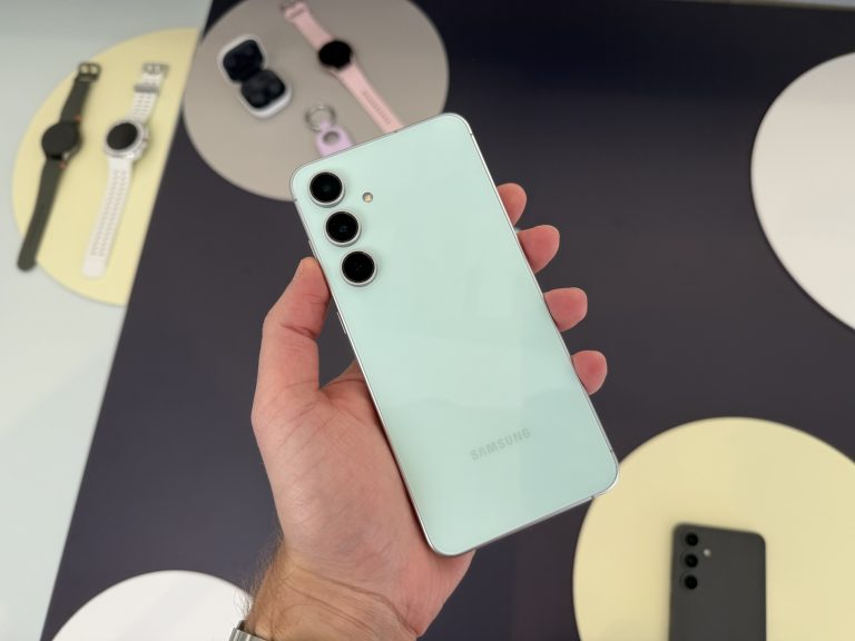 4 věci, kterých jsme si všimli na prvních renderech Galaxy S25 FE