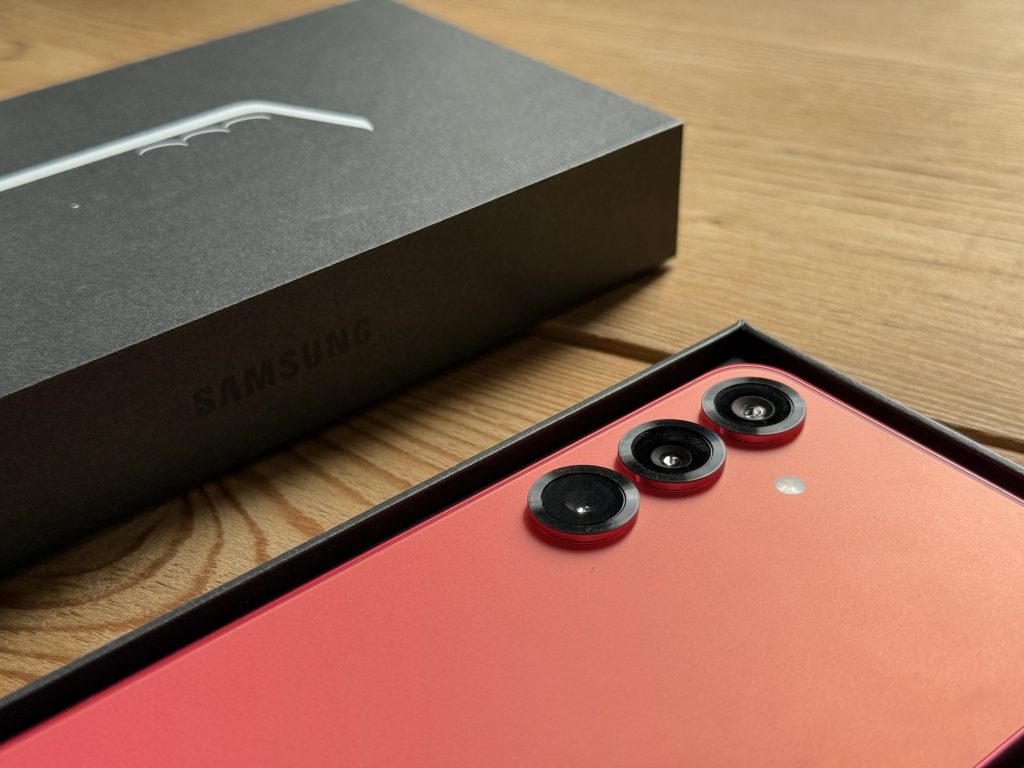 Samsung šokuje: Žádné vylepšení fotoaparátů až do Galaxy S28