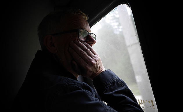 Zemřel Jiří Fiala, bývalý baskytarista Mňágy a Žďorp. Hudbě zůstal věrný až do smrti