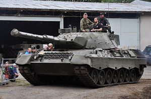 Vyzbrojeni Amerikou. Evropské armády jsou závislé na USA a hledají cestu ven