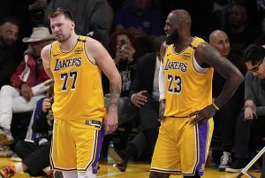 LeBron James dál přepisuje rekordy, jako první nastoupí v NBA do 23. sezony