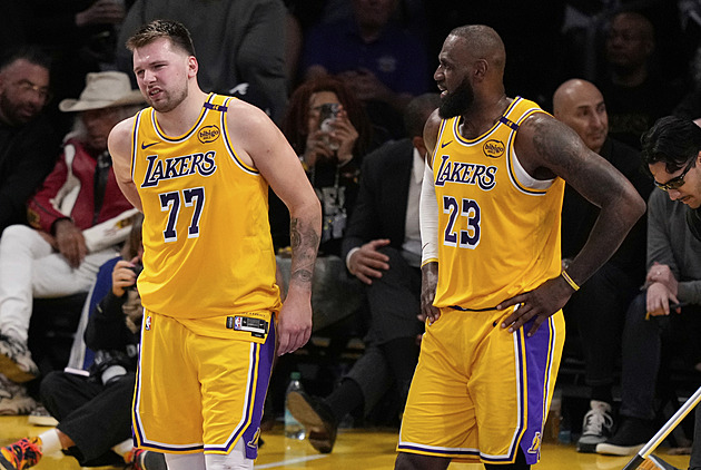 LeBron James dál přepisuje rekordy, jako první nastoupí v NBA do 23. sezony