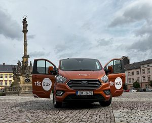 Minibusem na zavolání jezdí málo lidí, jedna jízda vyjde radnici na 400 korun