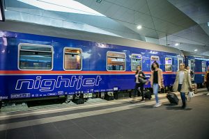 Proč není cesta vlakem tak snadná jako letadlem? Evropští dopravci to chtějí změnit