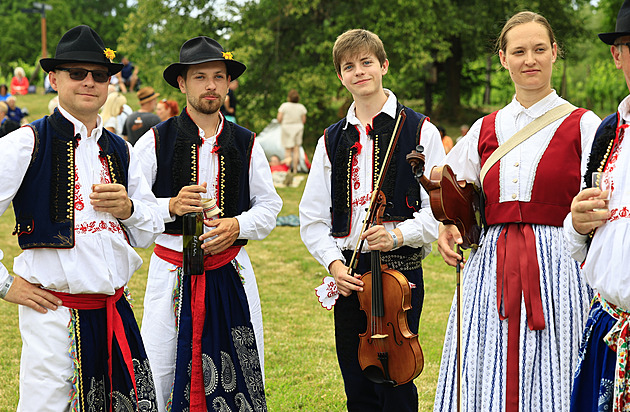 Osmdesátiletá Strážnice. Největší folklorní festival láká na historii i hosty z exotiky