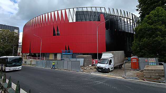 Aréna se stane symbolem Jihlavy, věří architekt. Červenou si lidé zapamatují