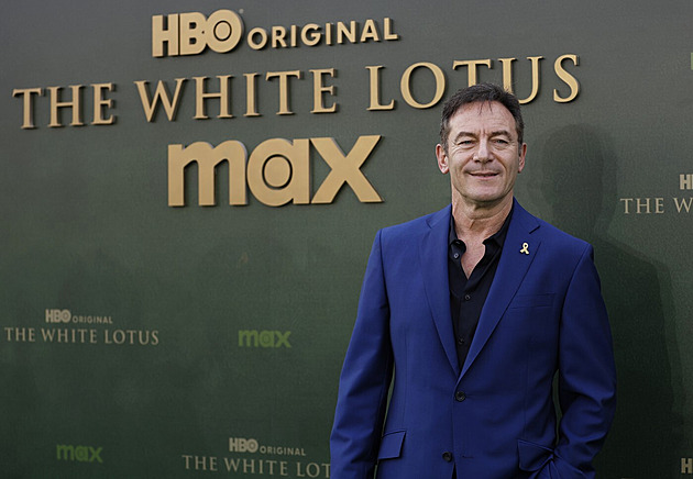 Jason Isaacs prozradil, kolik vydělal on i jeho kolegové za seriál Bílý lotos