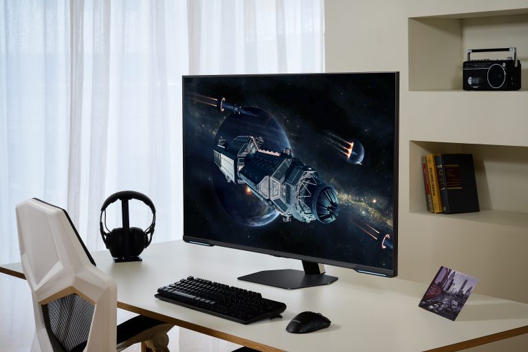 Samsung uvede nový a skutečně šílený monitor. Podívejte se na jeho upoutávkové video