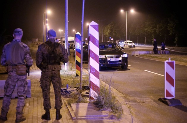 Samozvaná milice řádí na polsko-německé hranici. Zastavuje auta a blokuje dopravu