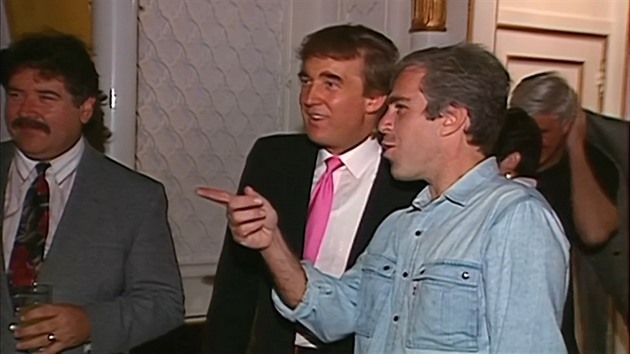 Trump tančí s Epsteinem, Washington zaskočila další záhadná satirická socha
