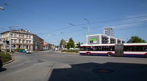 Opravy zavřou v Olomouci rušnou křižovatku poblíž centra i několik přejezdů