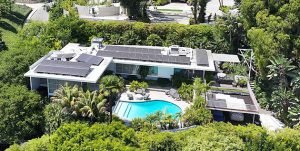 Trojice zlodějů vykradla dům herce Brada Pitta v Los Angeles