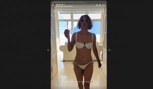 Halle Berry spadly při tanci bikiny, herečka tak propaguje hudbu svého partnera