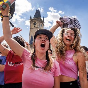 Protestující v Praze hřměli proti turistům. Hlavní město je jejich skanzen, tvrdí