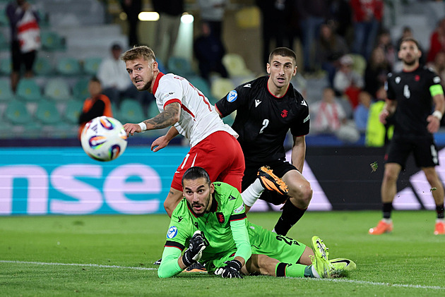 Úkaz, zkušený machr i nenápadný pracant. Jací fotbalisté zaujali na malém Euru?