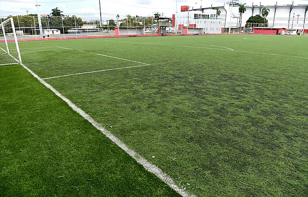 Mladý argentinský fotbalista zemřel při operaci kolene. Nejspíš na zástavu srdce
