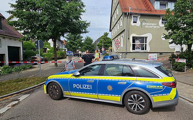 Policisté ve Stuttgartu zastřelili muže, který šel proti nim s nožem