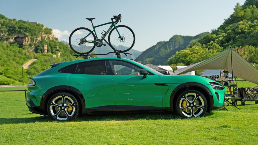 Vyzkoušeli jsme elektrické SUV Xiaomi YU7: vypadá jako Ferrari, ale jde si svou vlastní cestou