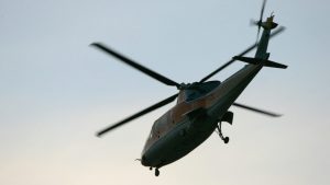 Na koupališti v Rakovníku se topil člověk. Letěl pro něj vrtulník