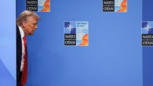 EXKLUZIVNÍ výzkum: Členství v NATO podporuje většina Čechů, EU dělí společnost půl na půl